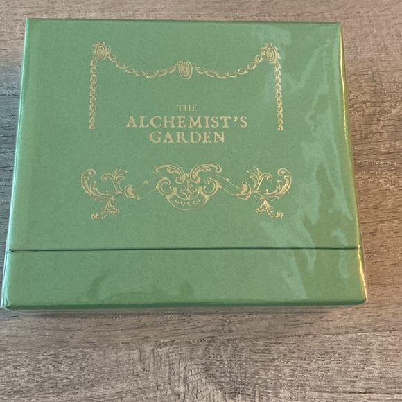 Gucci The Alchemist's Garden 3-Piece Hand Cream Set NEW IN BOX! - Picture 3 of 4
